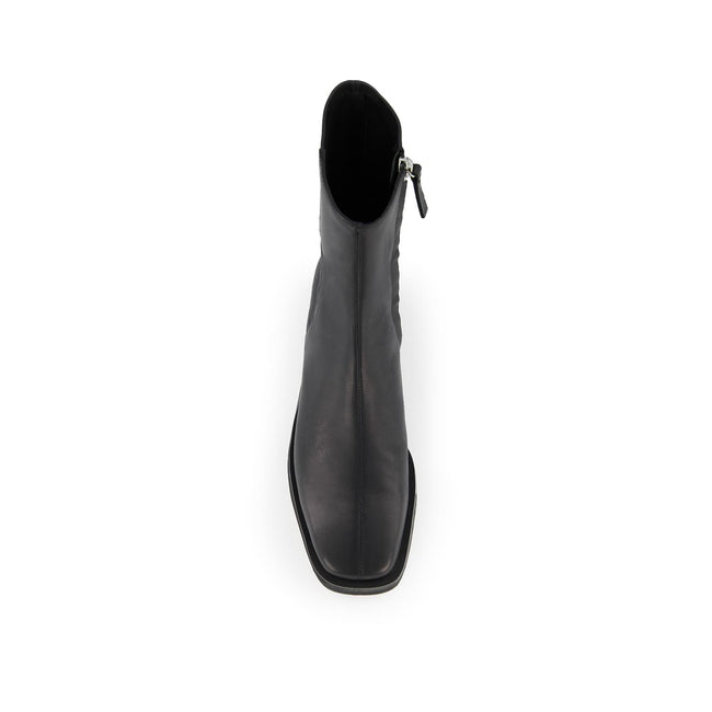 Vinnie Black Head Over Heels NZ